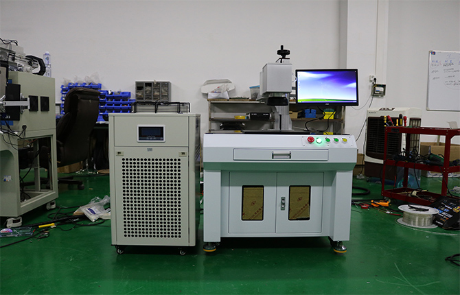 围观一下激光焊接机